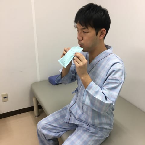 呼気バック咥えている写真